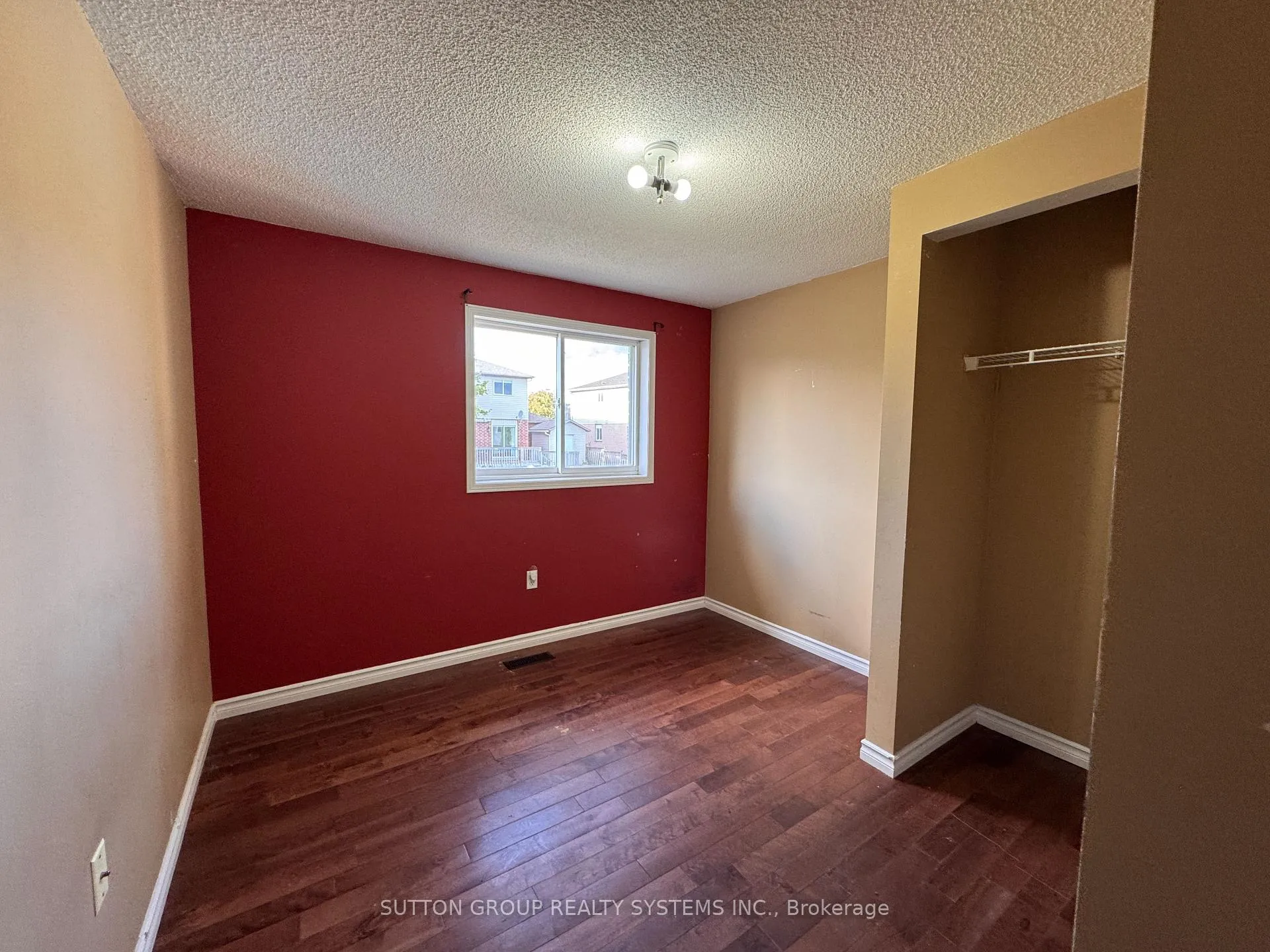 Photo 15 of 53 Hersey Crescent, Barrie, 400 West — HOMEH