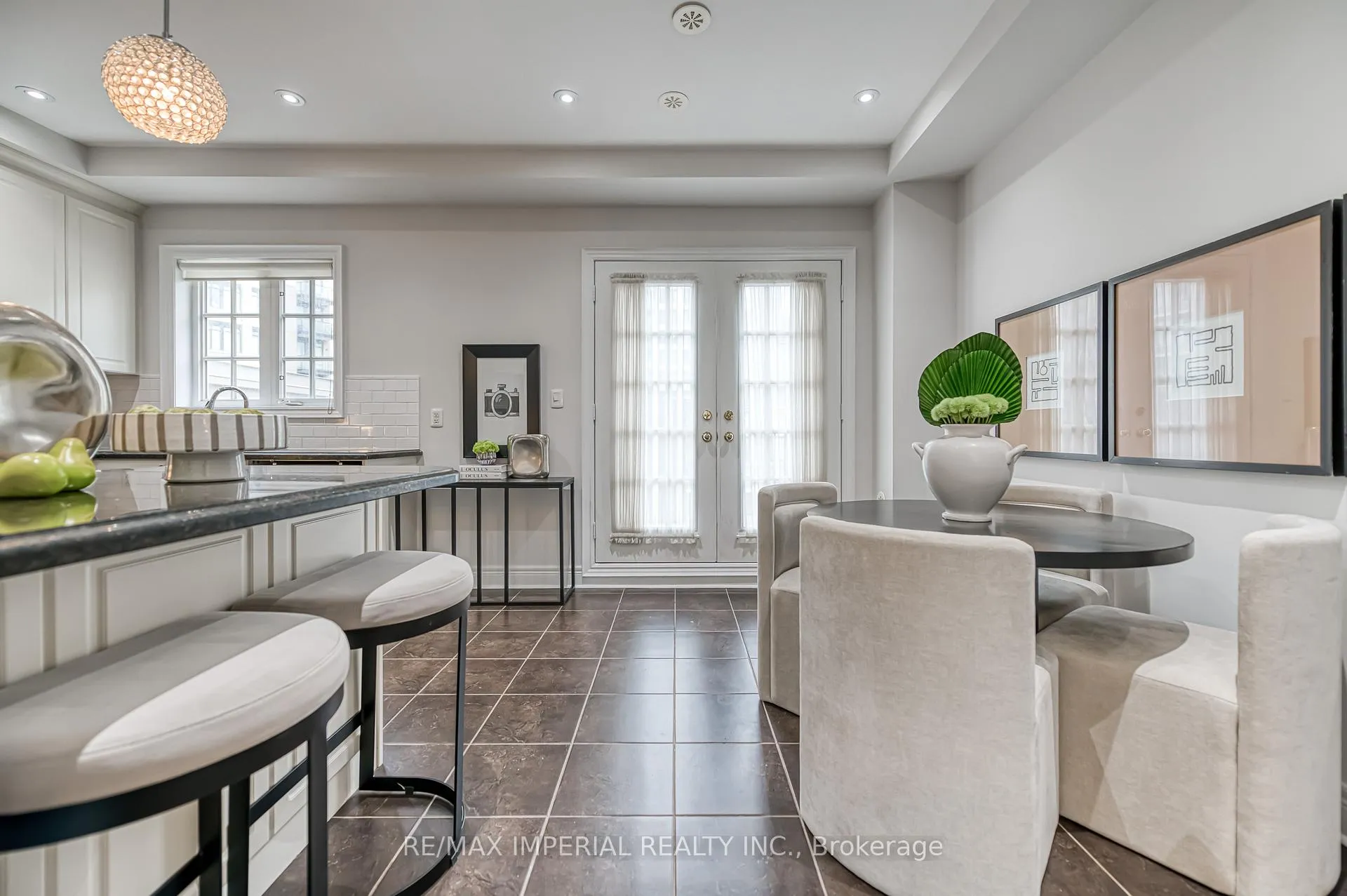 Photo 4 of 21 Mackenzie'S Stand Avenue, Markham, Unionville — HOMEH