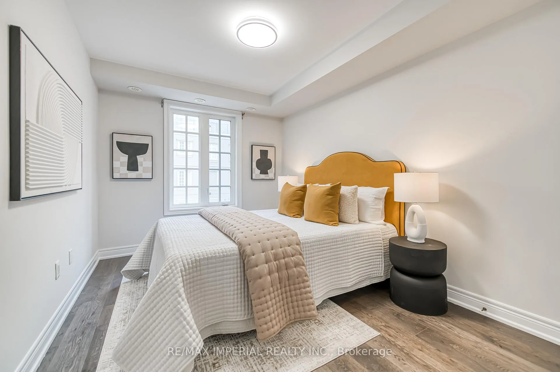 Photo 9 of 21 Mackenzie'S Stand Avenue, Markham, Unionville — HOMEH