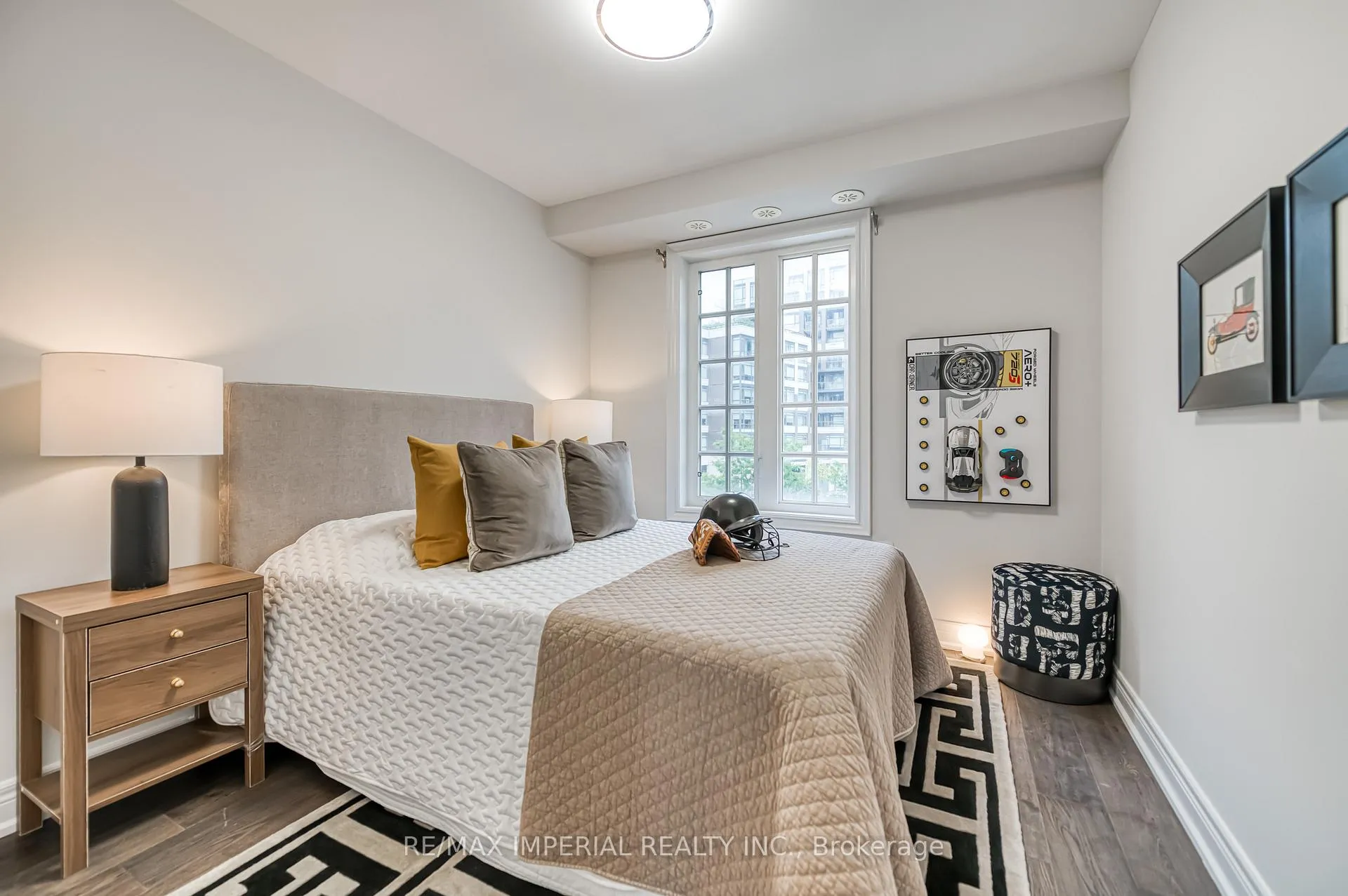 Photo 10 of 21 Mackenzie'S Stand Avenue, Markham, Unionville — HOMEH