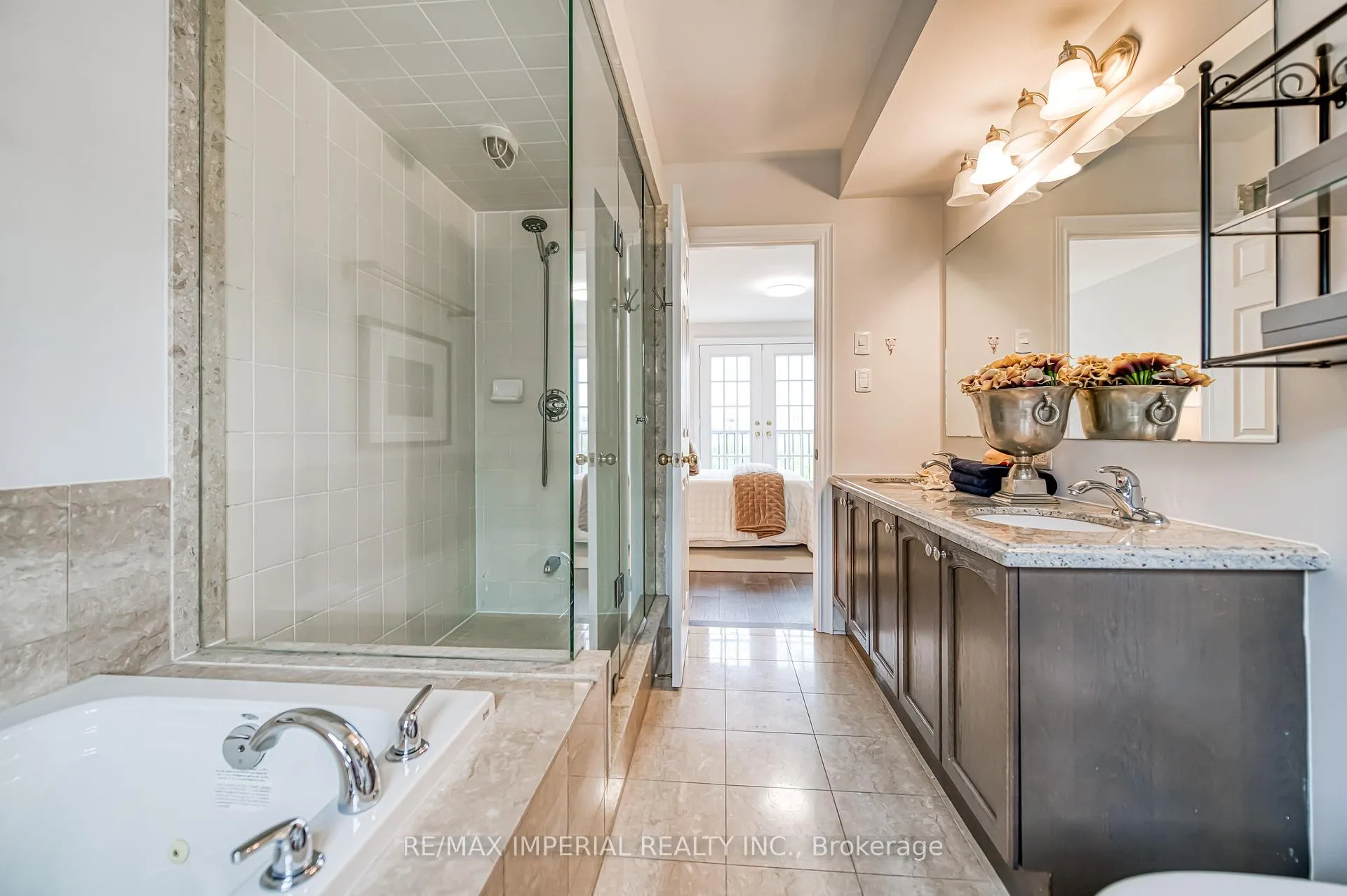 Photo 13 of 21 Mackenzie'S Stand Avenue, Markham, Unionville — HOMEH