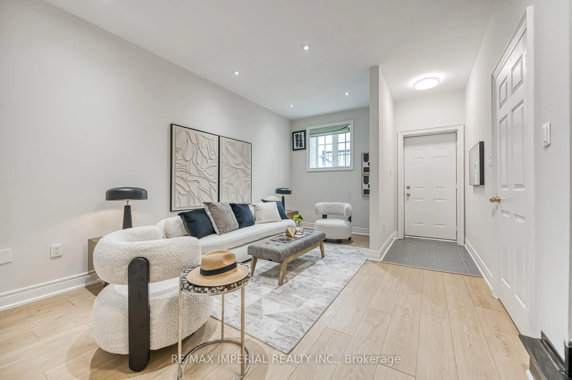 Photo 17 of 21 Mackenzie'S Stand Avenue, Markham, Unionville — HOMEH