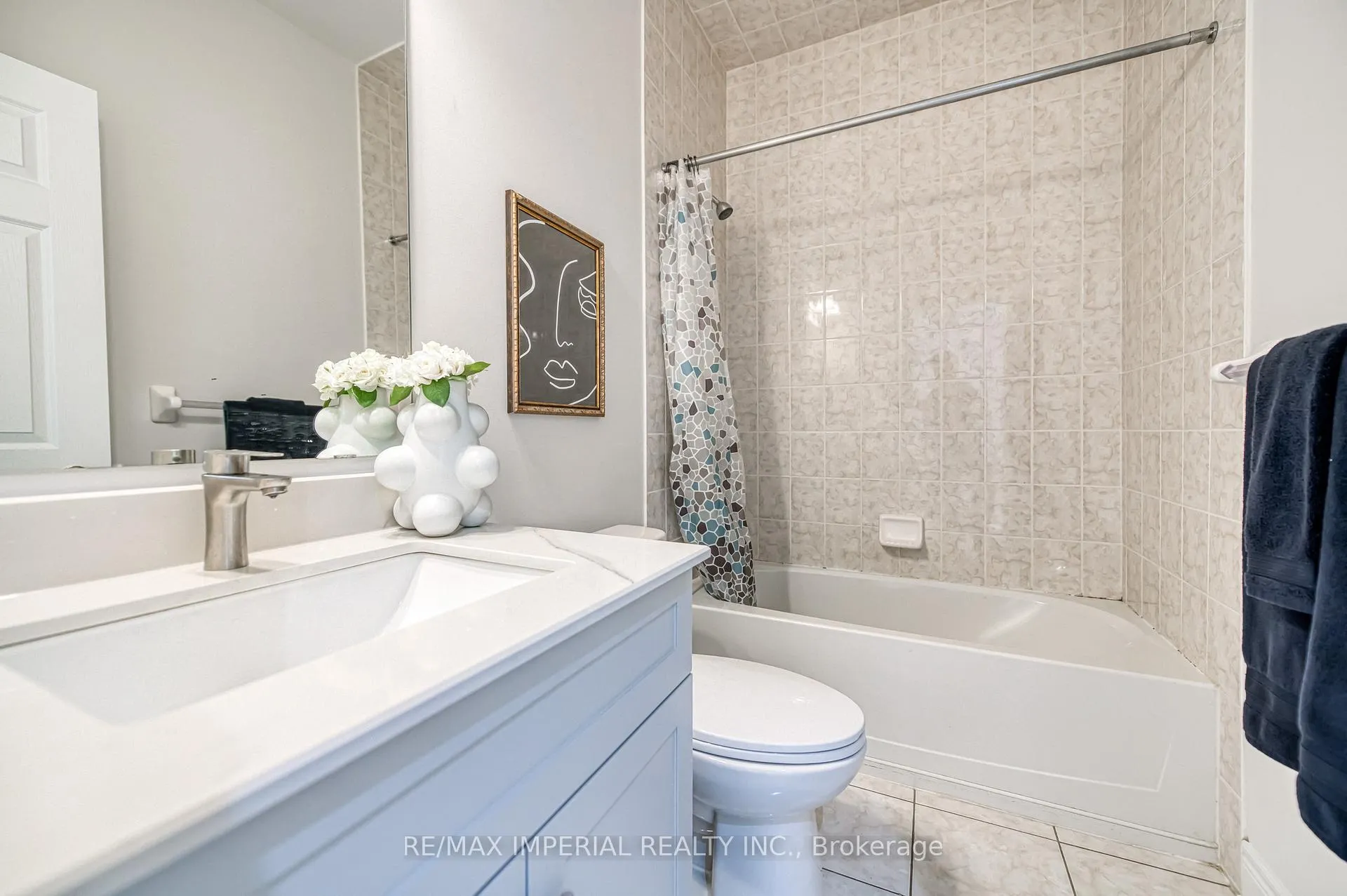 Photo 19 of 21 Mackenzie'S Stand Avenue, Markham, Unionville — HOMEH