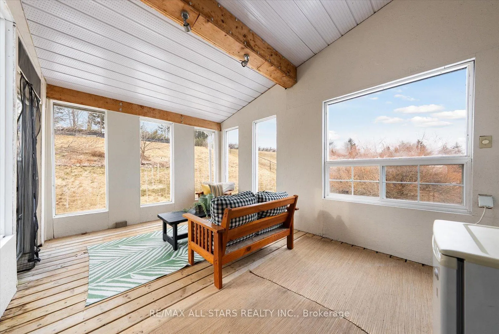 Photo 19 of 20 Mcfadden Drive, Springwater, Hillsdale — HOMEH