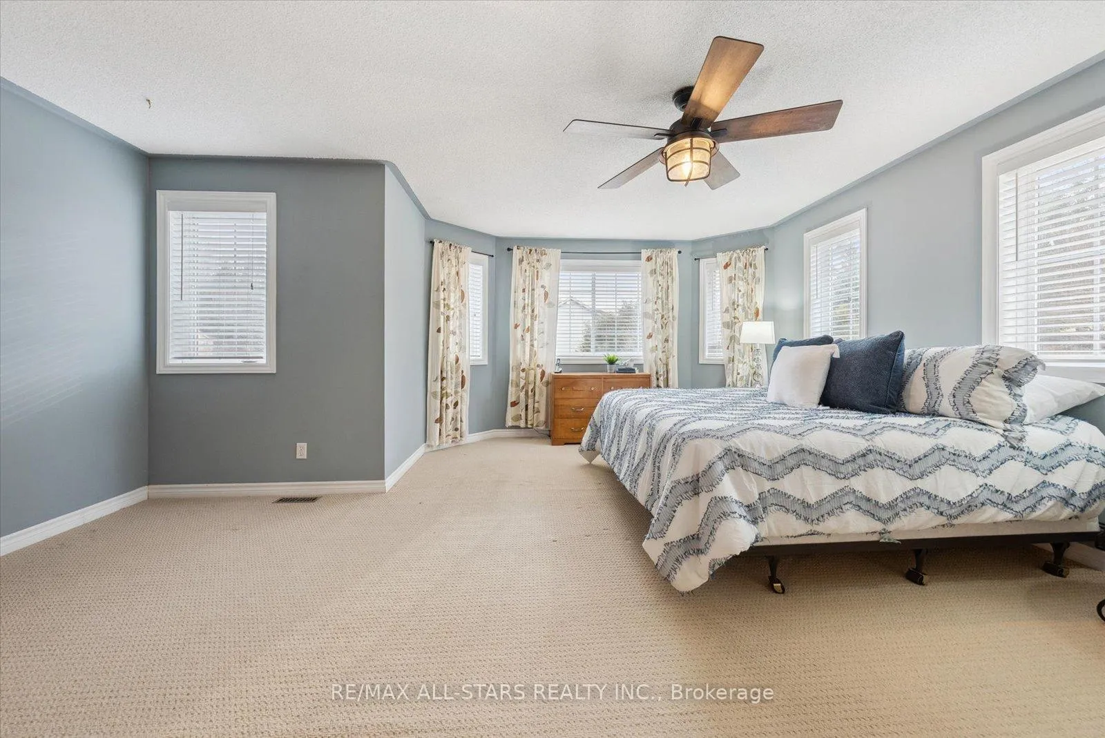 Photo 27 of 20 Mcfadden Drive, Springwater, Hillsdale — HOMEH