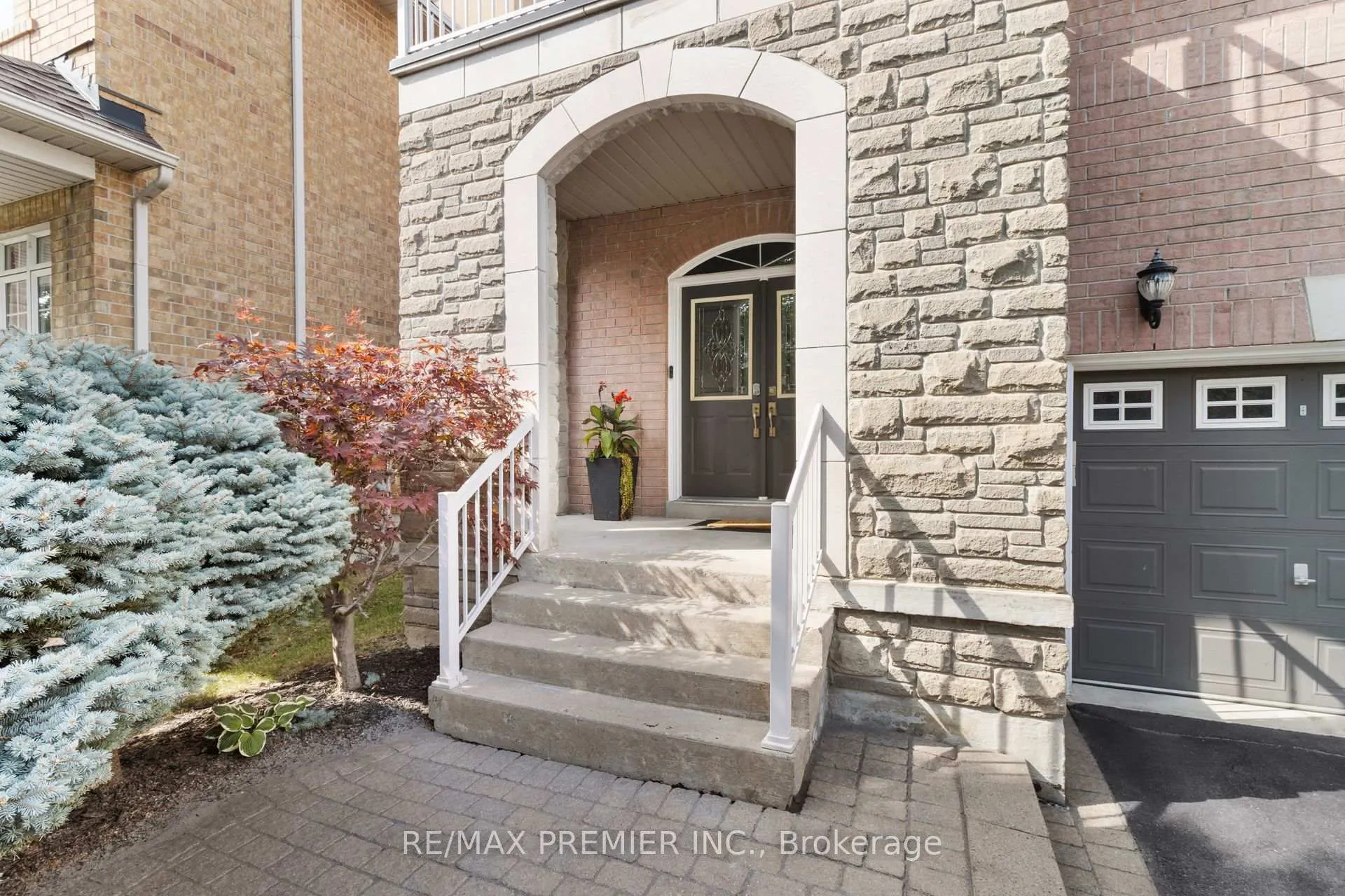 Photo 2 of 64 Leameadow Road, Vaughan, Patterson — HOMEH