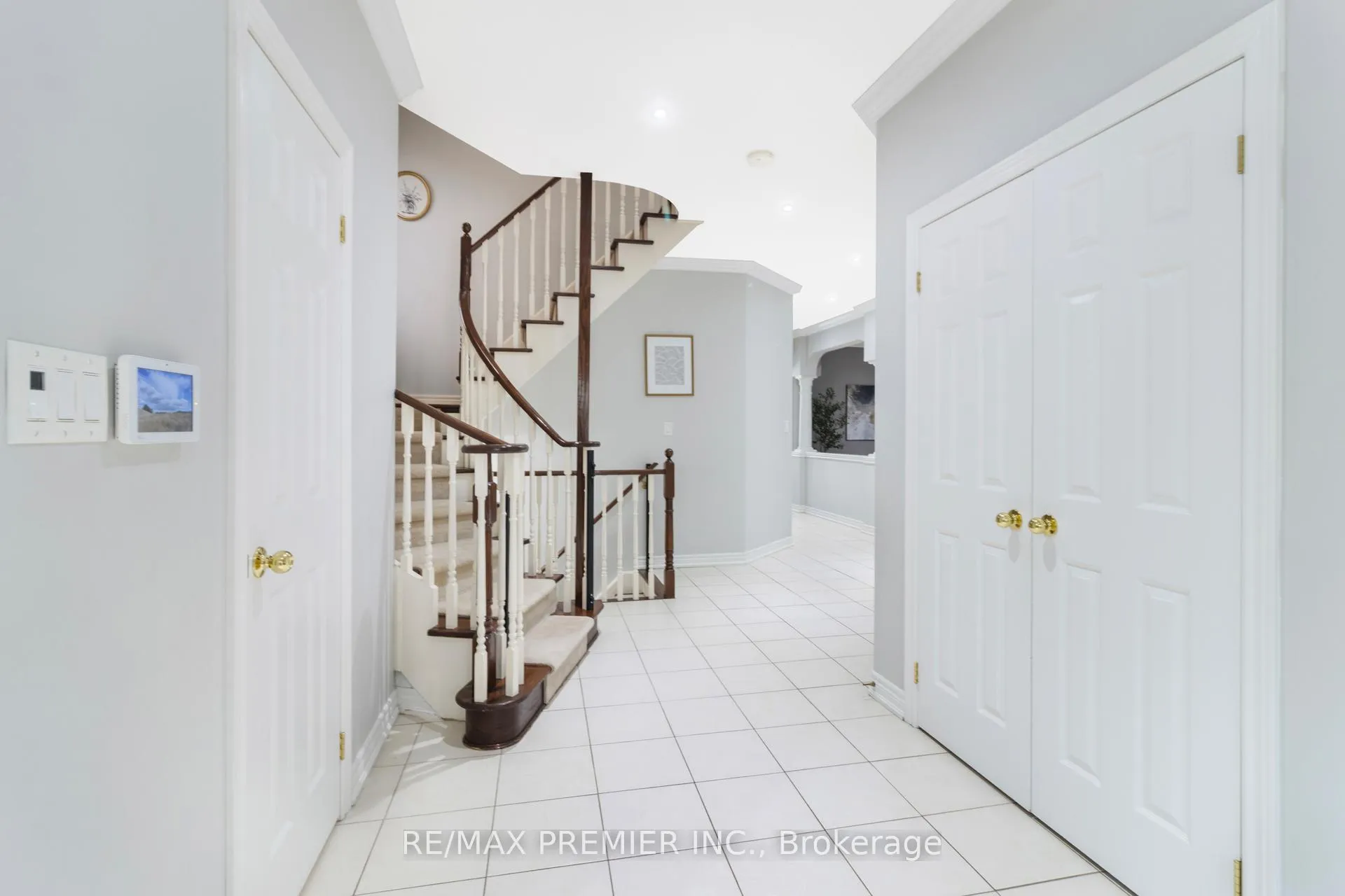 Photo 5 of 64 Leameadow Road, Vaughan, Patterson — HOMEH