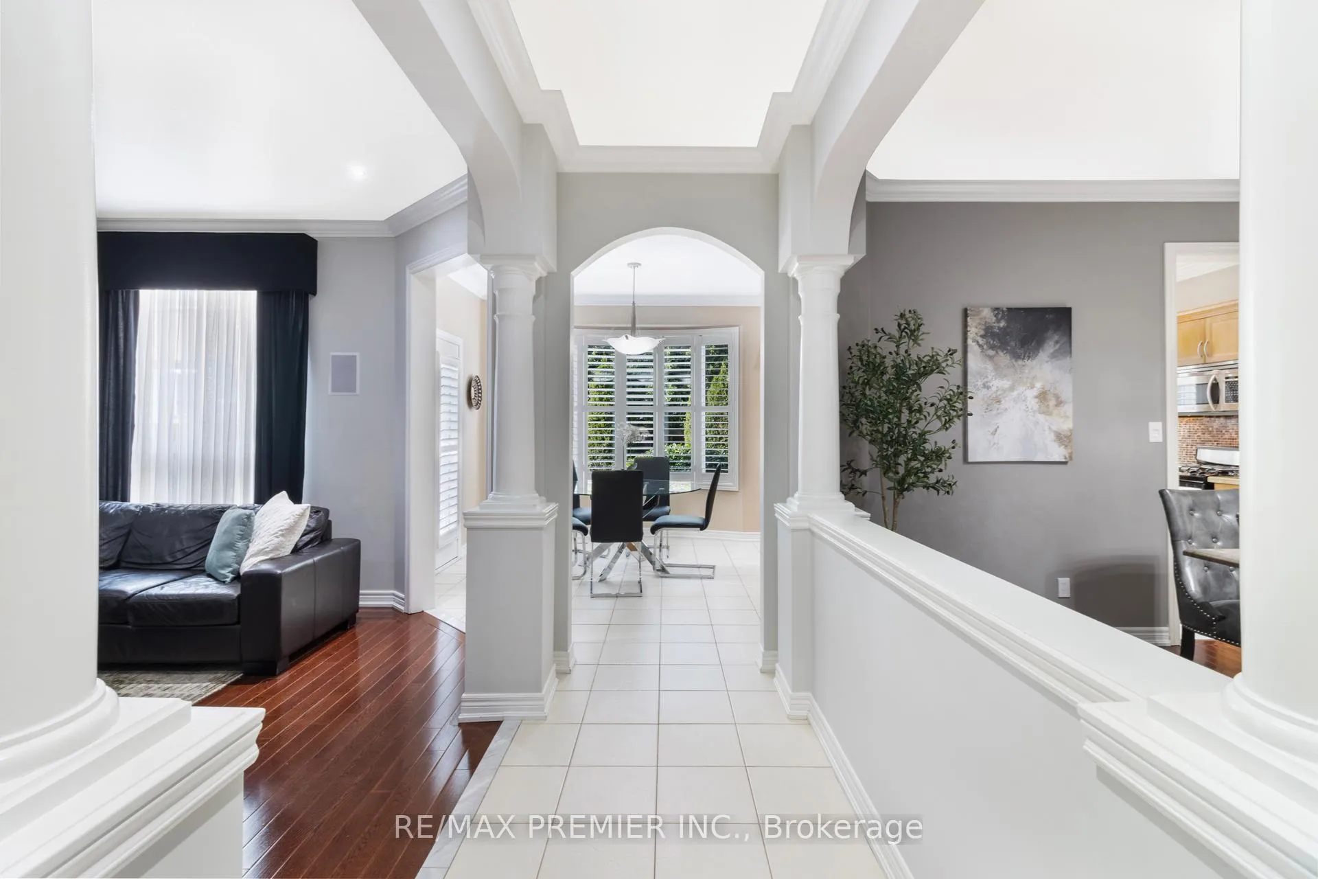 Photo 7 of 64 Leameadow Road, Vaughan, Patterson — HOMEH