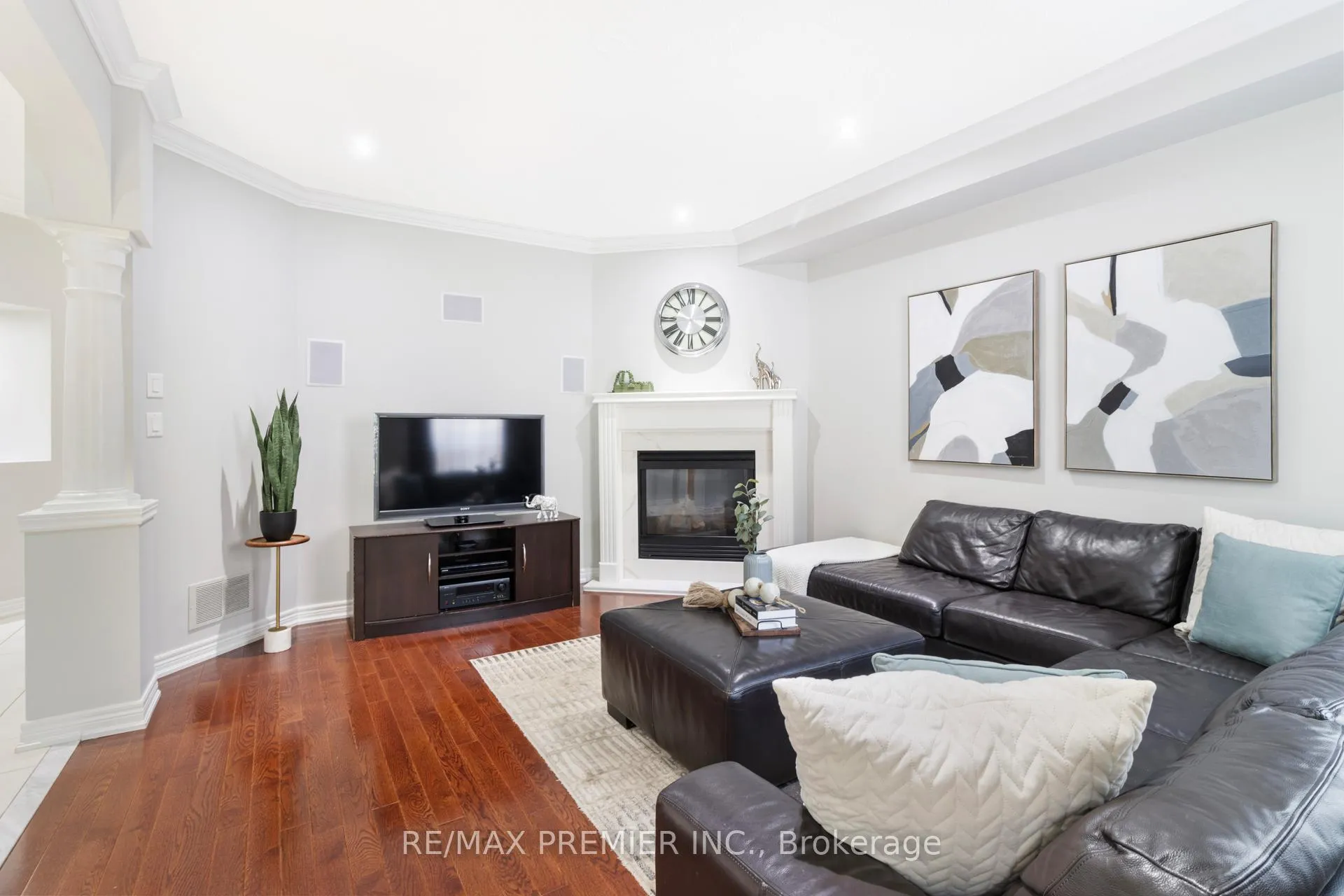 Photo 15 of 64 Leameadow Road, Vaughan, Patterson — HOMEH
