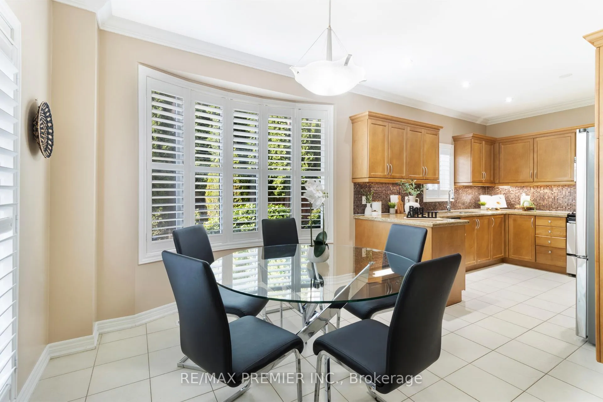 Photo 16 of 64 Leameadow Road, Vaughan, Patterson — HOMEH