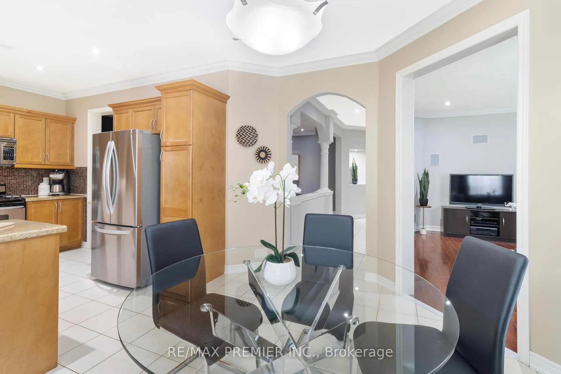 Photo 17 of 64 Leameadow Road, Vaughan, Patterson — HOMEH