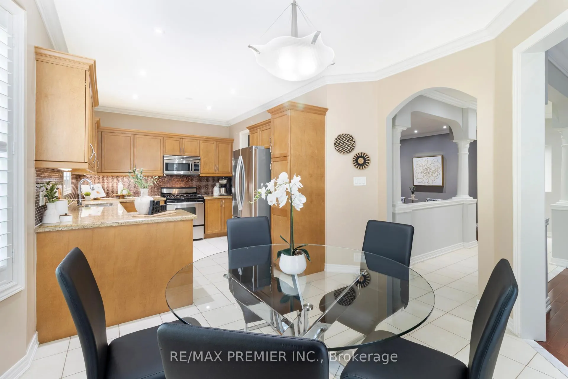 Photo 18 of 64 Leameadow Road, Vaughan, Patterson — HOMEH