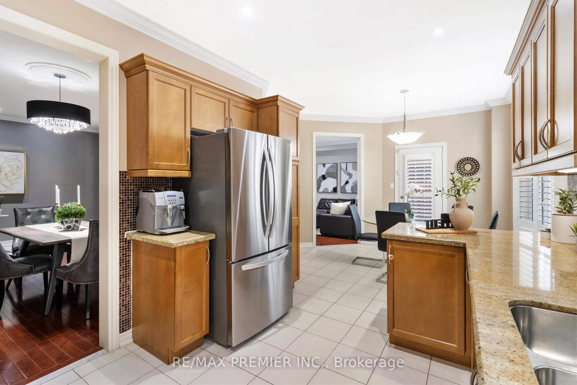 Photo 21 of 64 Leameadow Road, Vaughan, Patterson — HOMEH