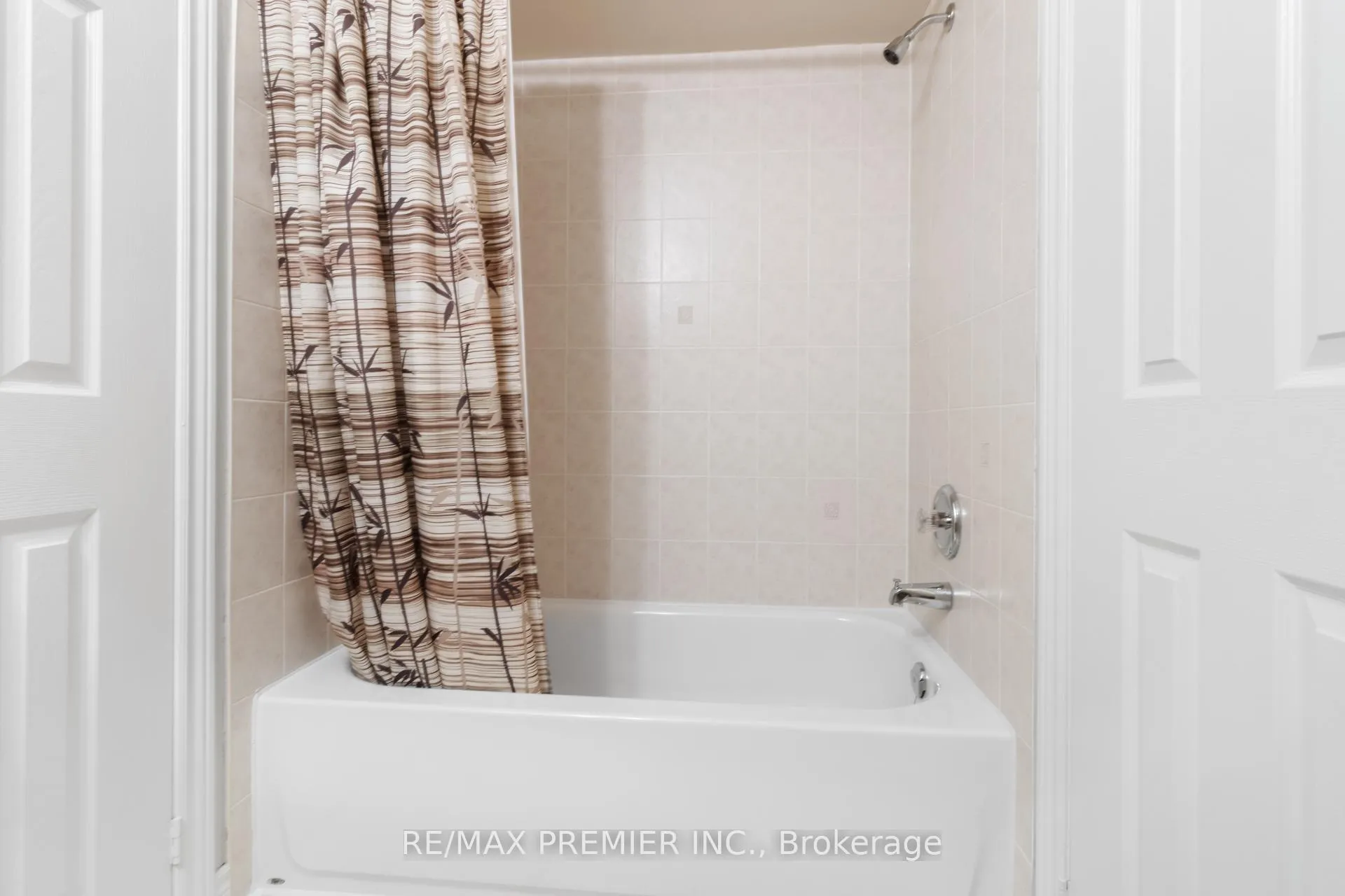 Photo 28 of 64 Leameadow Road, Vaughan, Patterson — HOMEH