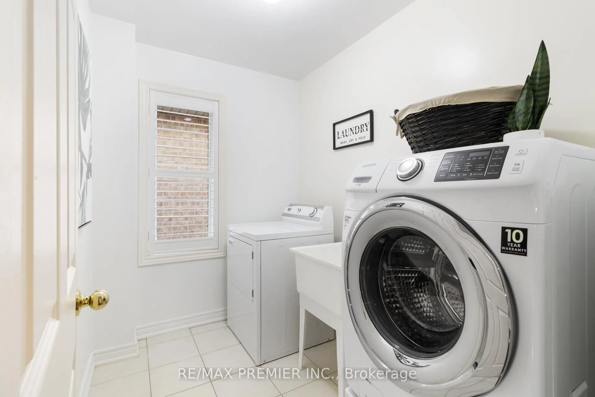 Photo 34 of 64 Leameadow Road, Vaughan, Patterson — HOMEH
