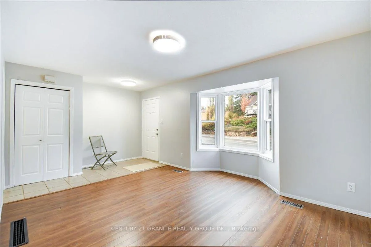 Photo 2 of 11 Monck Street, Bancroft, Bancroft Ward — HOMEH