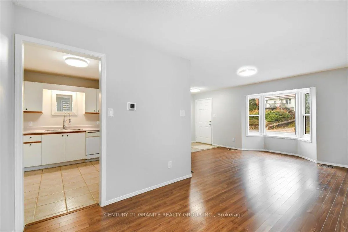 Photo 4 of 11 Monck Street, Bancroft, Bancroft Ward — HOMEH