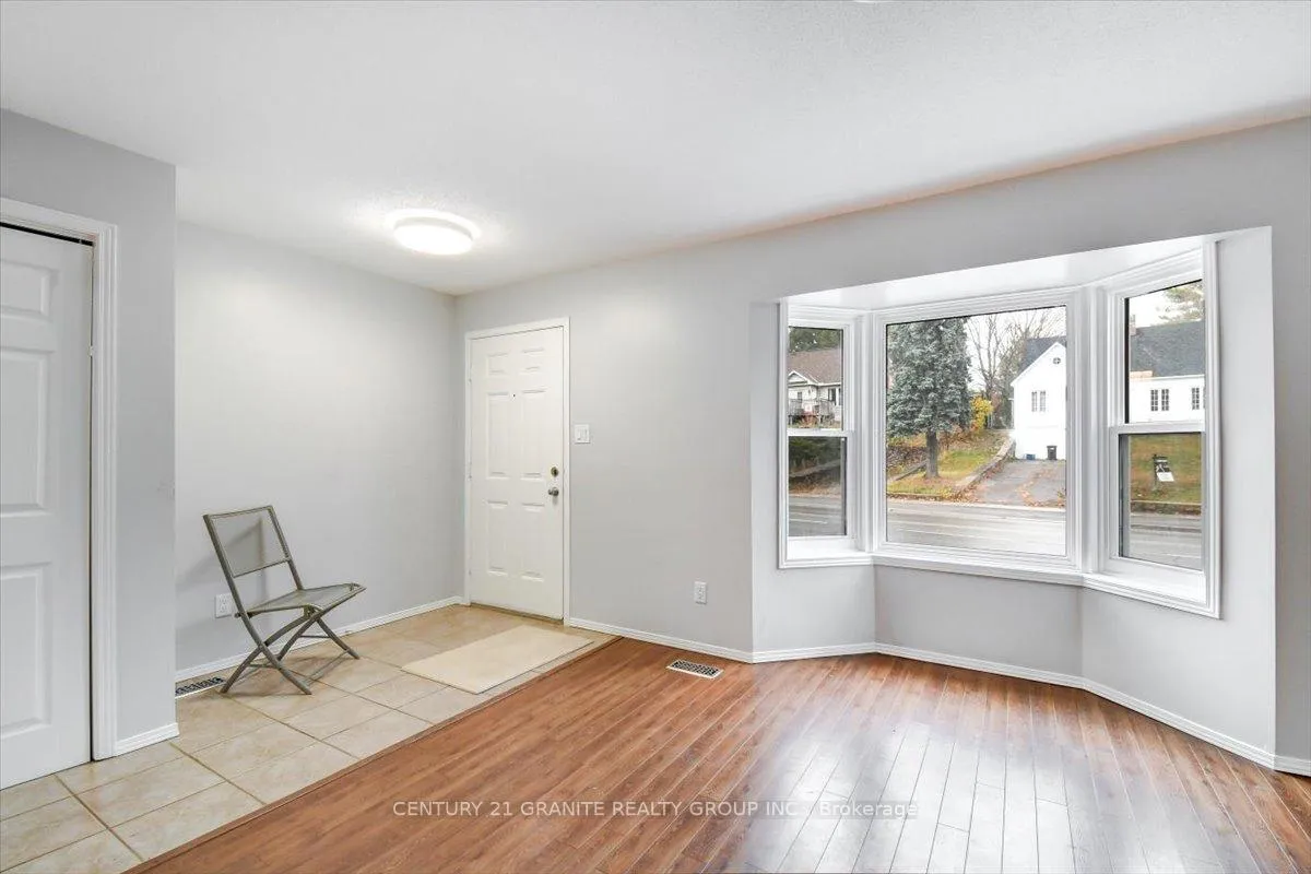Photo 5 of 11 Monck Street, Bancroft, Bancroft Ward — HOMEH