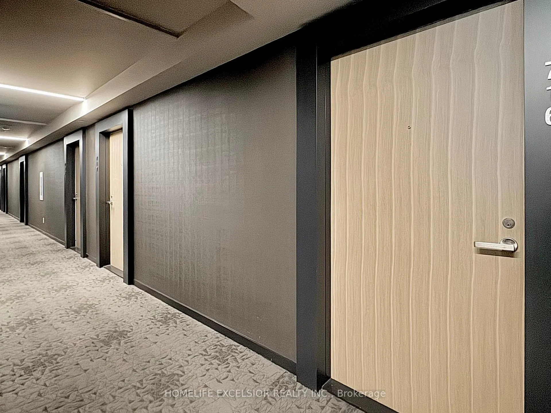 Photo 4 of Unit 716, 5 Soudan Avenue, Toronto, Mount Pleasant West — HOMEH