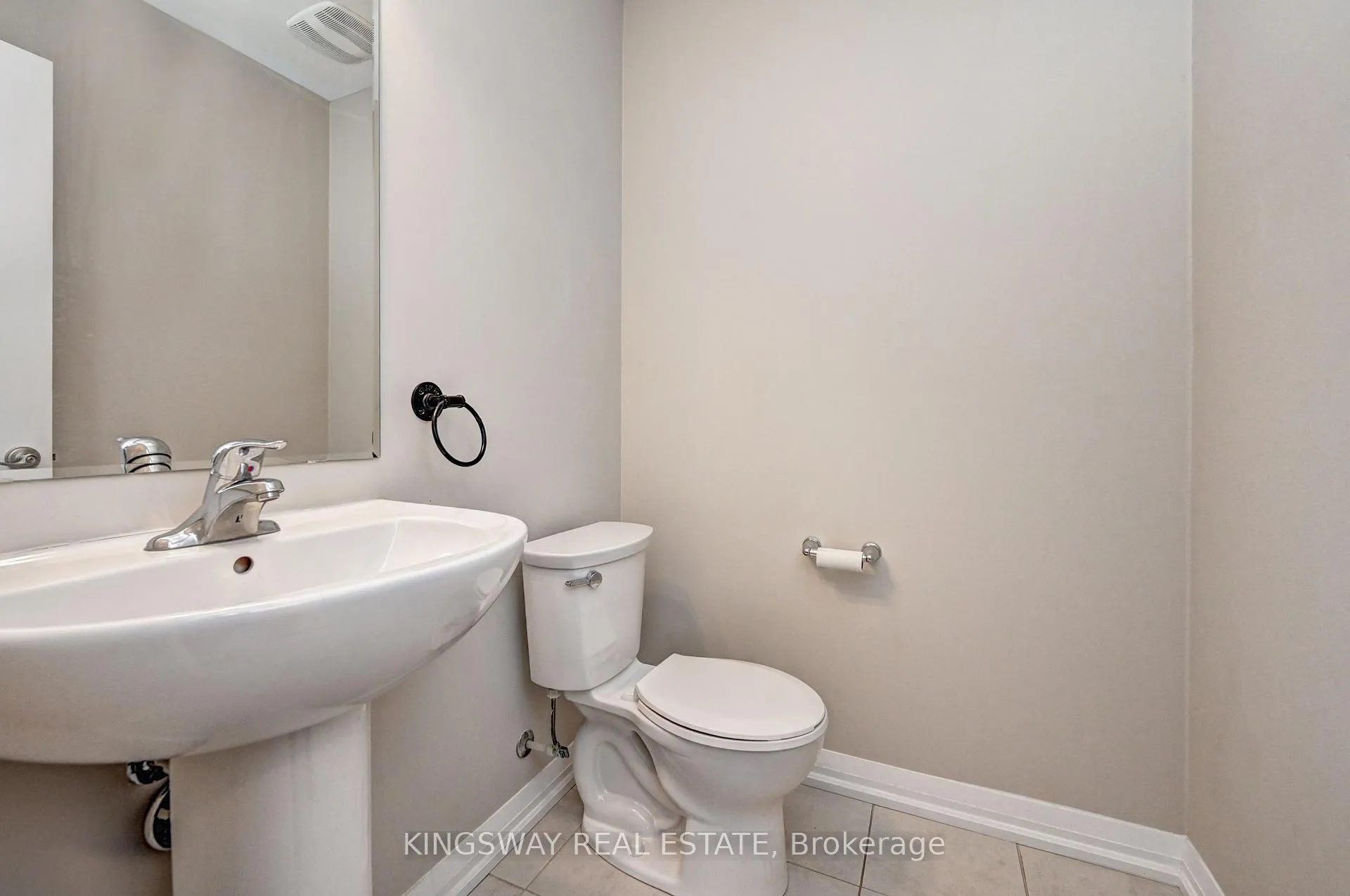 Photo 13 of 86 Monarch Woods Drive, Kitchener — HOMEH