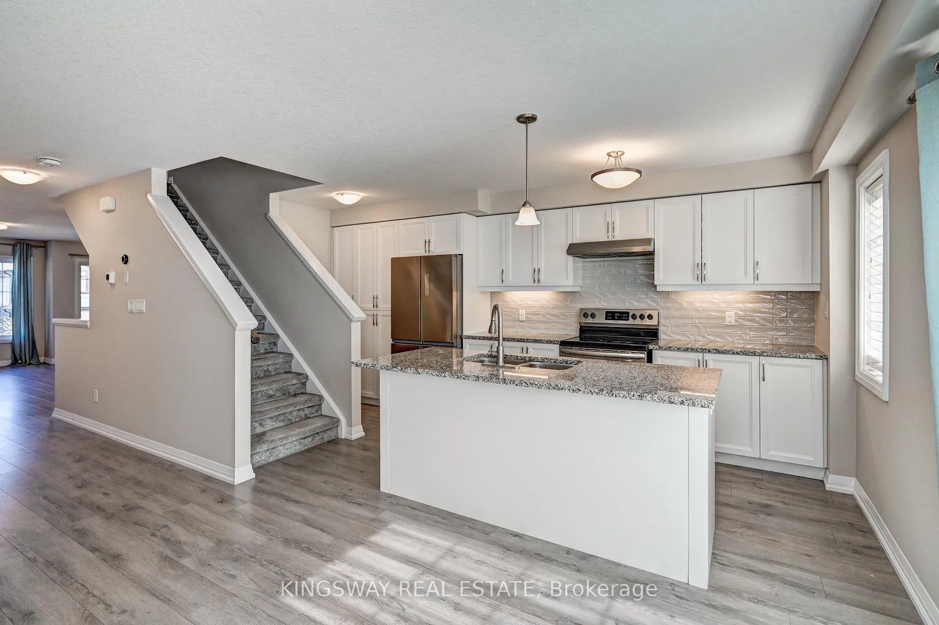 Photo 15 of 86 Monarch Woods Drive, Kitchener — HOMEH