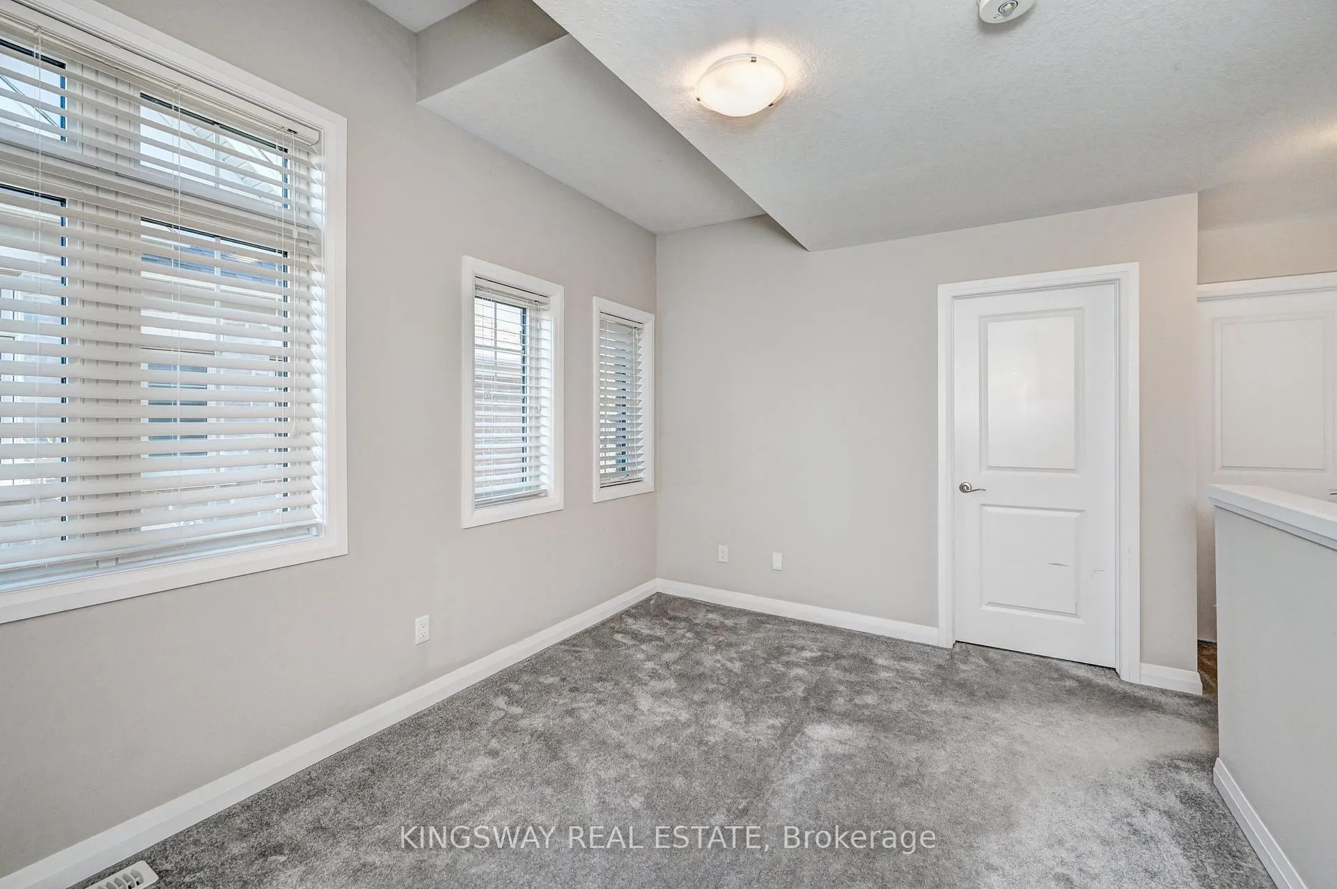 Photo 23 of 86 Monarch Woods Drive, Kitchener — HOMEH