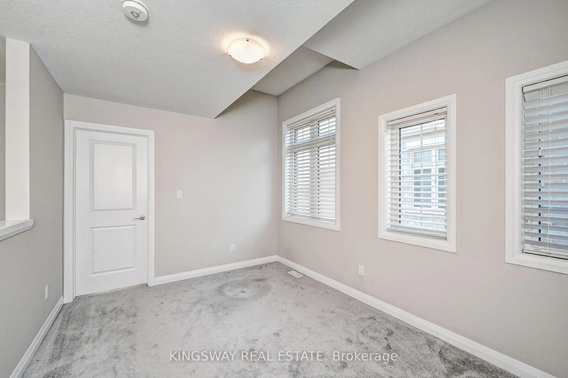 Photo 24 of 86 Monarch Woods Drive, Kitchener — HOMEH