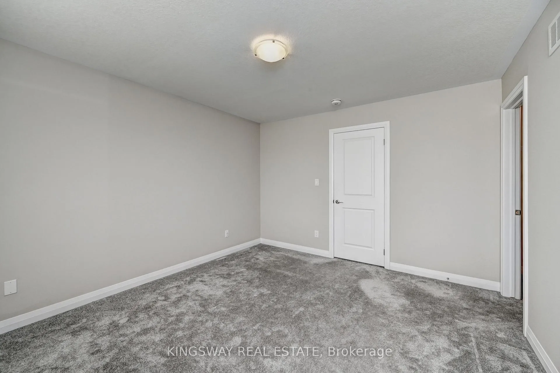 Photo 25 of 86 Monarch Woods Drive, Kitchener — HOMEH