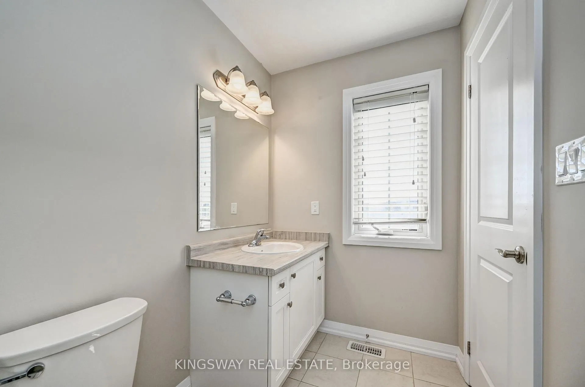 Photo 30 of 86 Monarch Woods Drive, Kitchener — HOMEH