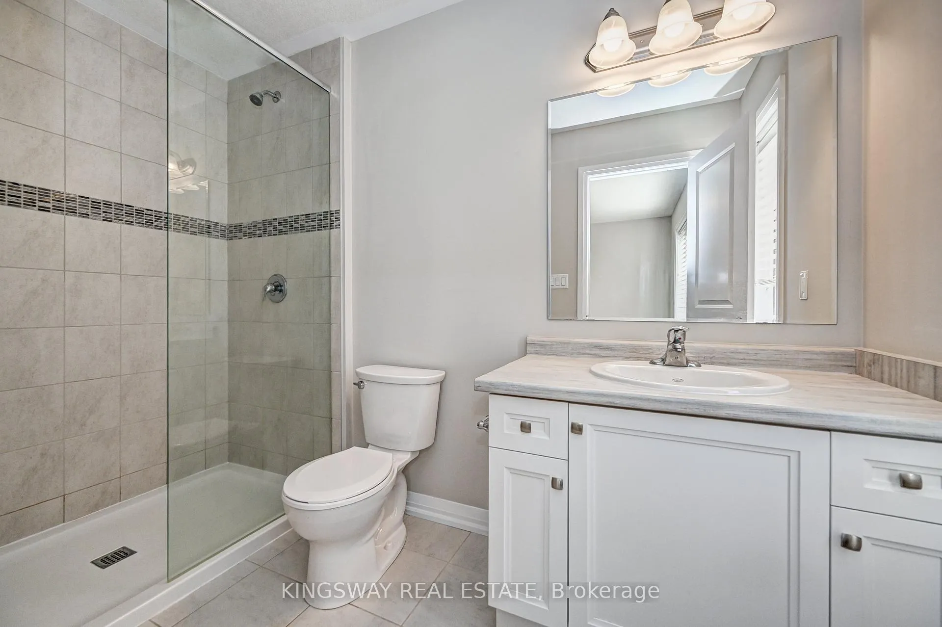 Photo 31 of 86 Monarch Woods Drive, Kitchener — HOMEH