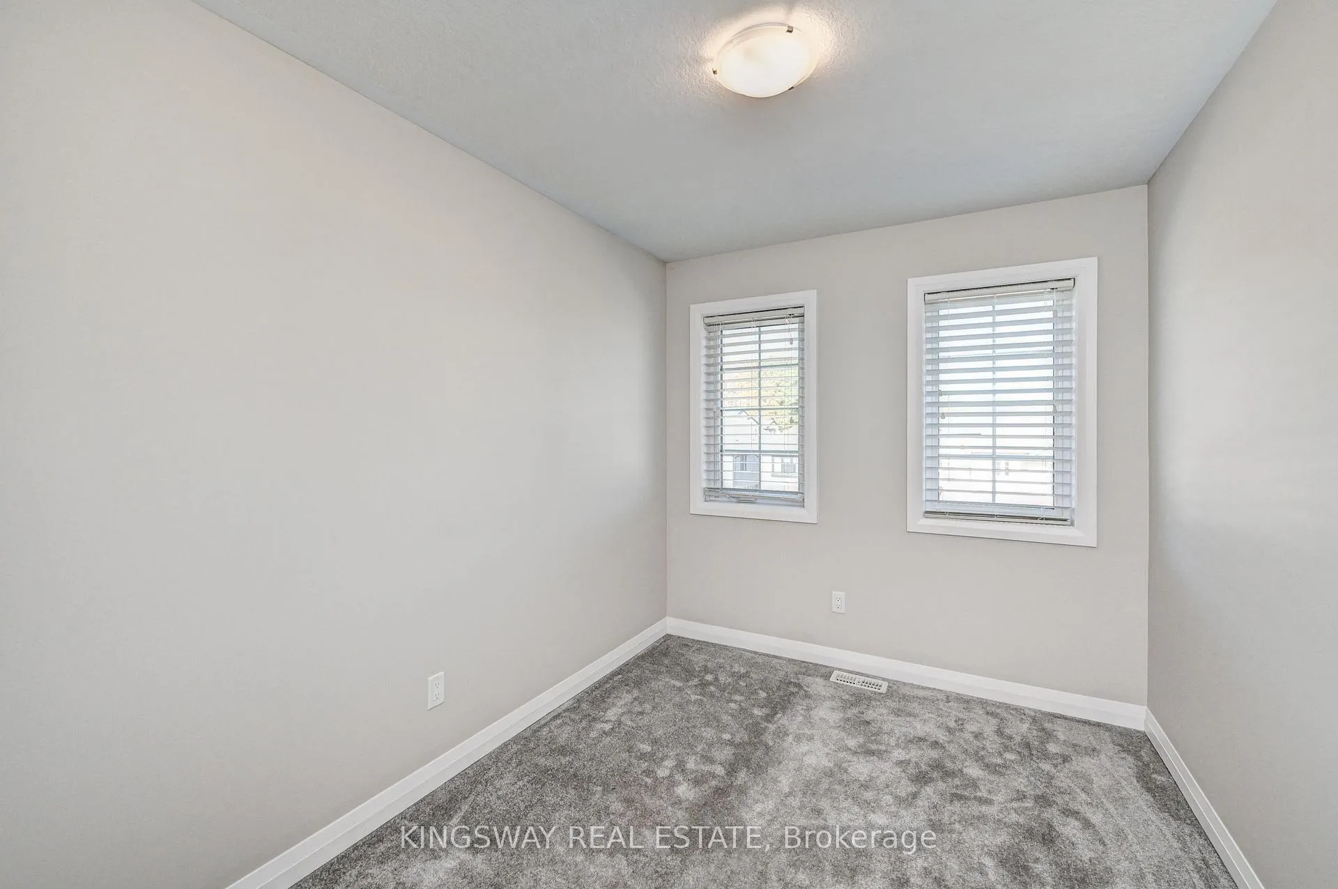 Photo 36 of 86 Monarch Woods Drive, Kitchener — HOMEH