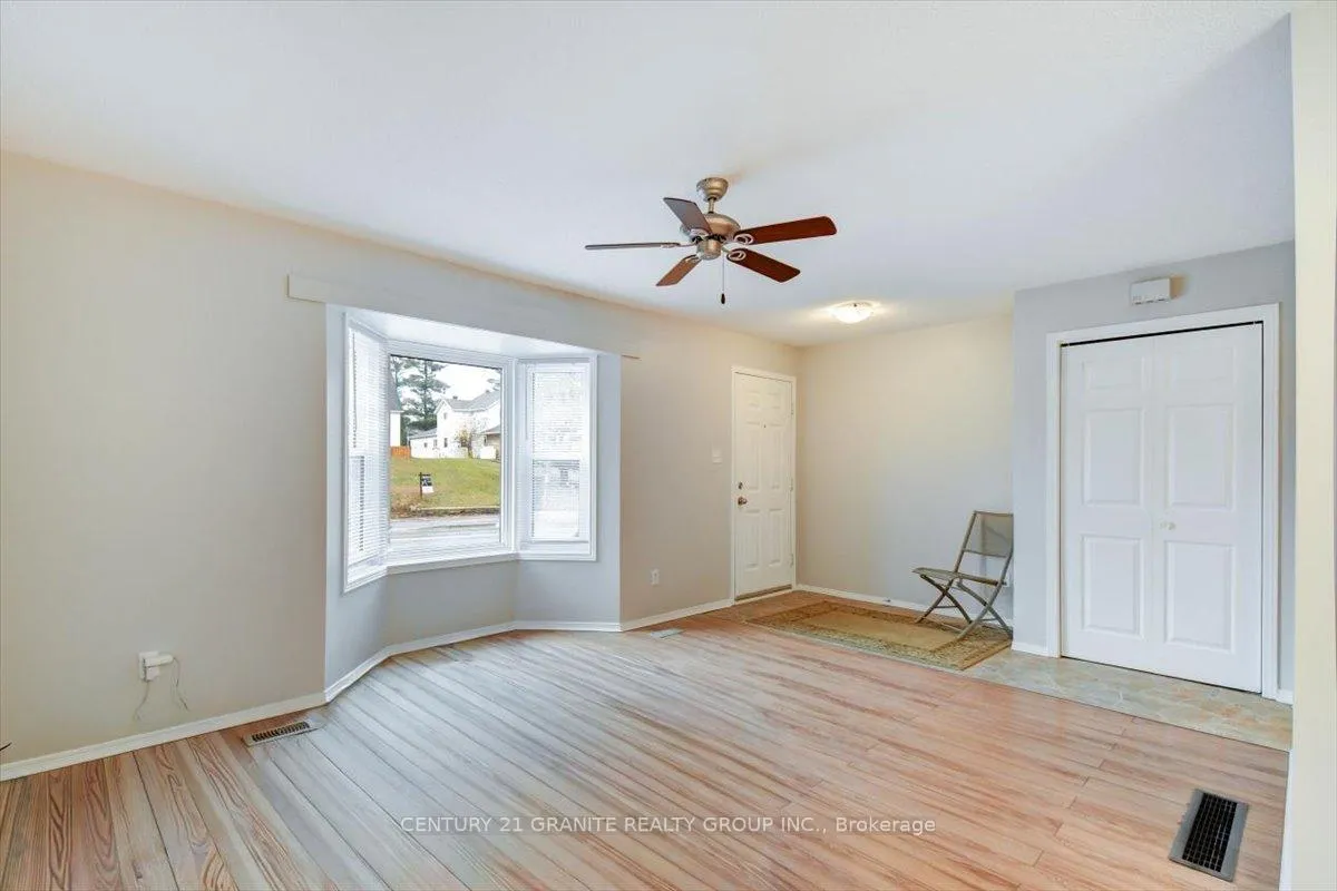 Photo 5 of 13 Monck Street, Bancroft, Bancroft Ward — HOMEH