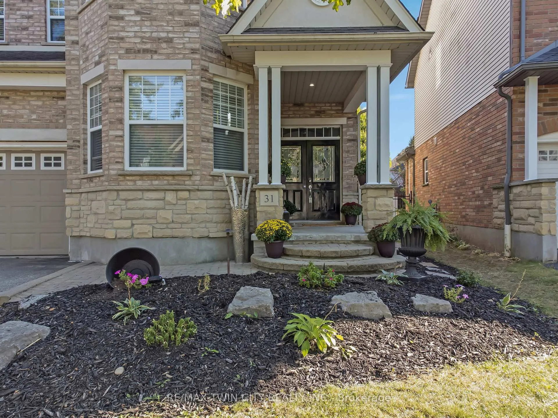 Photo 2 of 31 Coopershawk Street, Kitchener — HOMEH