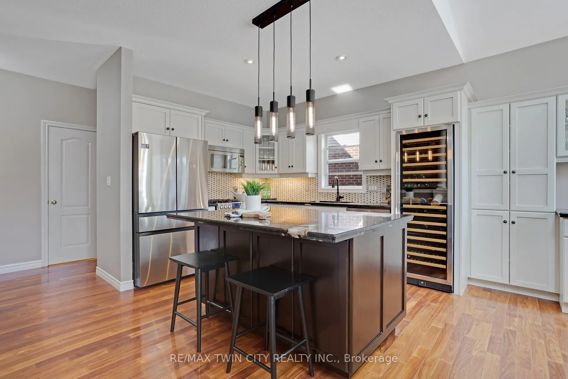 Photo 13 of 31 Coopershawk Street, Kitchener — HOMEH