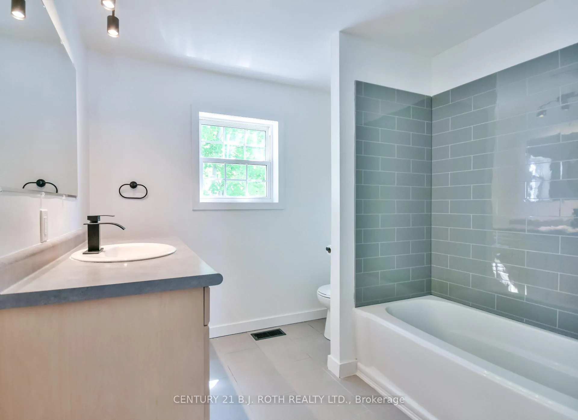 Photo 25 of 4113 Ash Crescent, Severn, Rural Severn — HOMEH