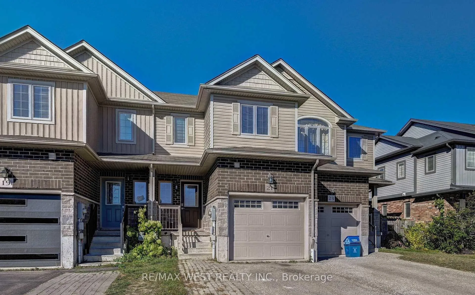 Photo 3 of 21 Machado Street, Kitchener, Huron Park — HOMEH
