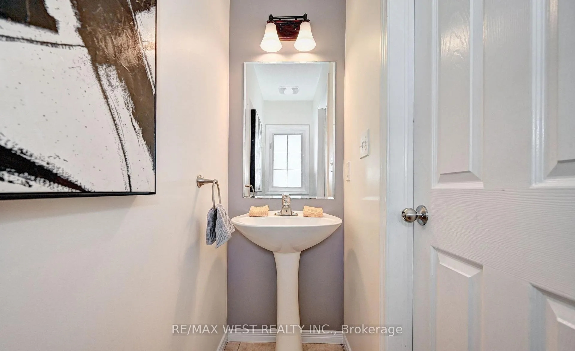 Photo 17 of 21 Machado Street, Kitchener, Huron Park — HOMEH