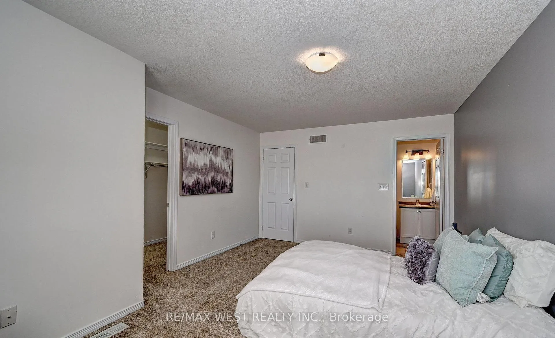 Photo 22 of 21 Machado Street, Kitchener, Huron Park — HOMEH