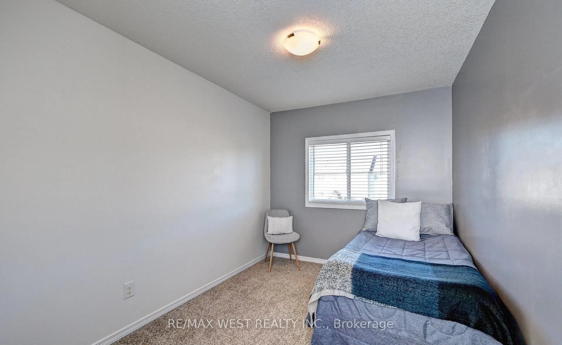 Photo 33 of 21 Machado Street, Kitchener, Huron Park — HOMEH