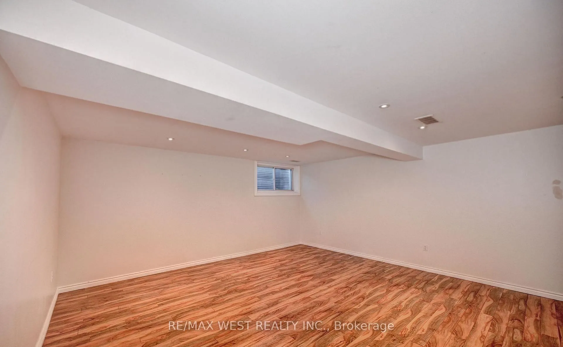 Photo 36 of 21 Machado Street, Kitchener, Huron Park — HOMEH