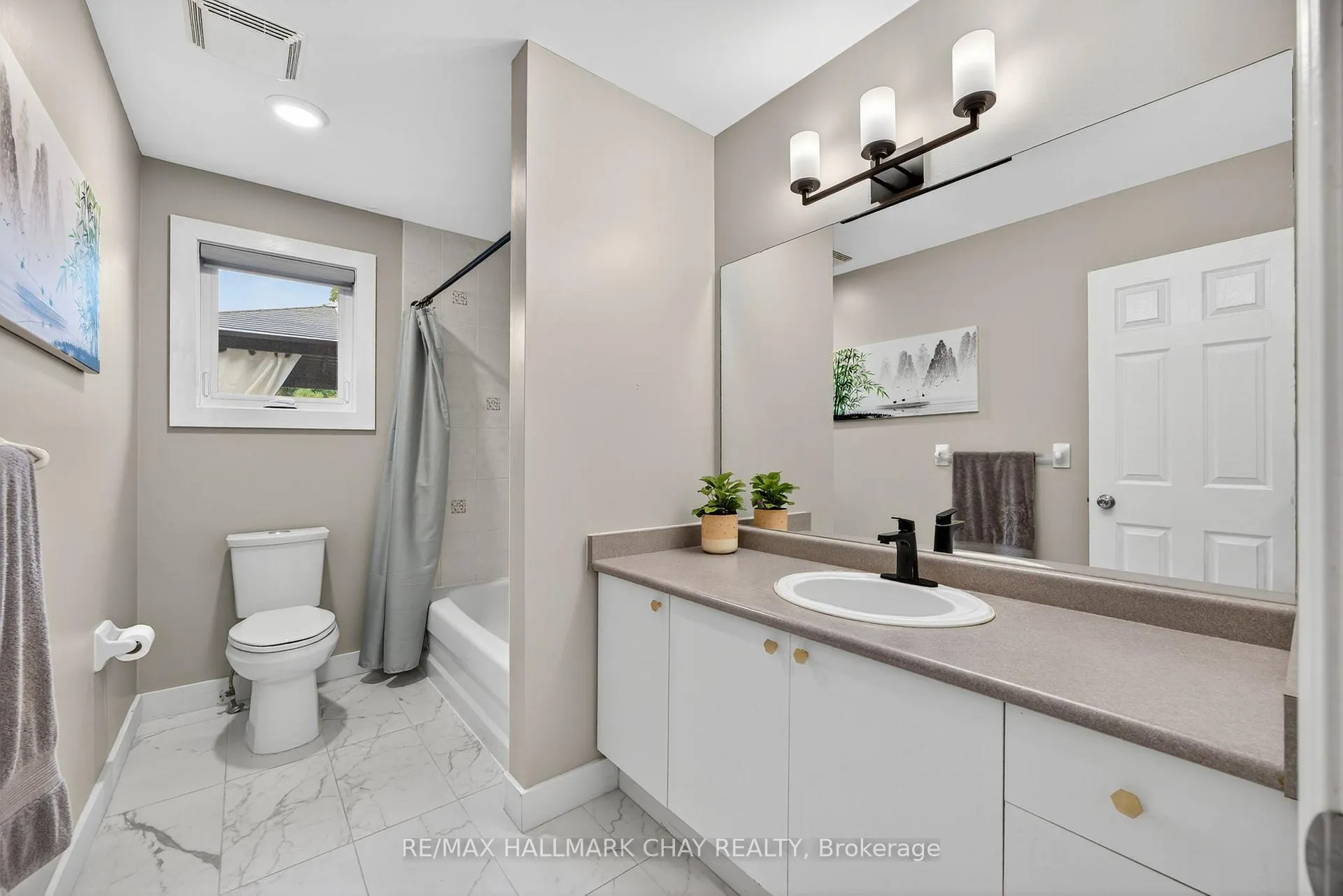 Photo 15 of 63 Osprey Ridge Road, Barrie, Little Lake — HOMEH