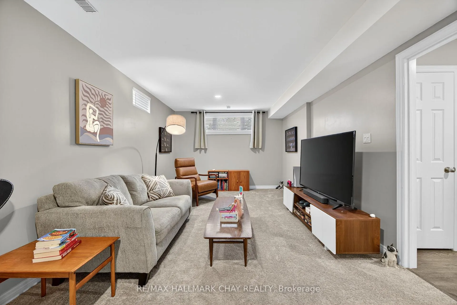 Photo 18 of 63 Osprey Ridge Road, Barrie, Little Lake — HOMEH