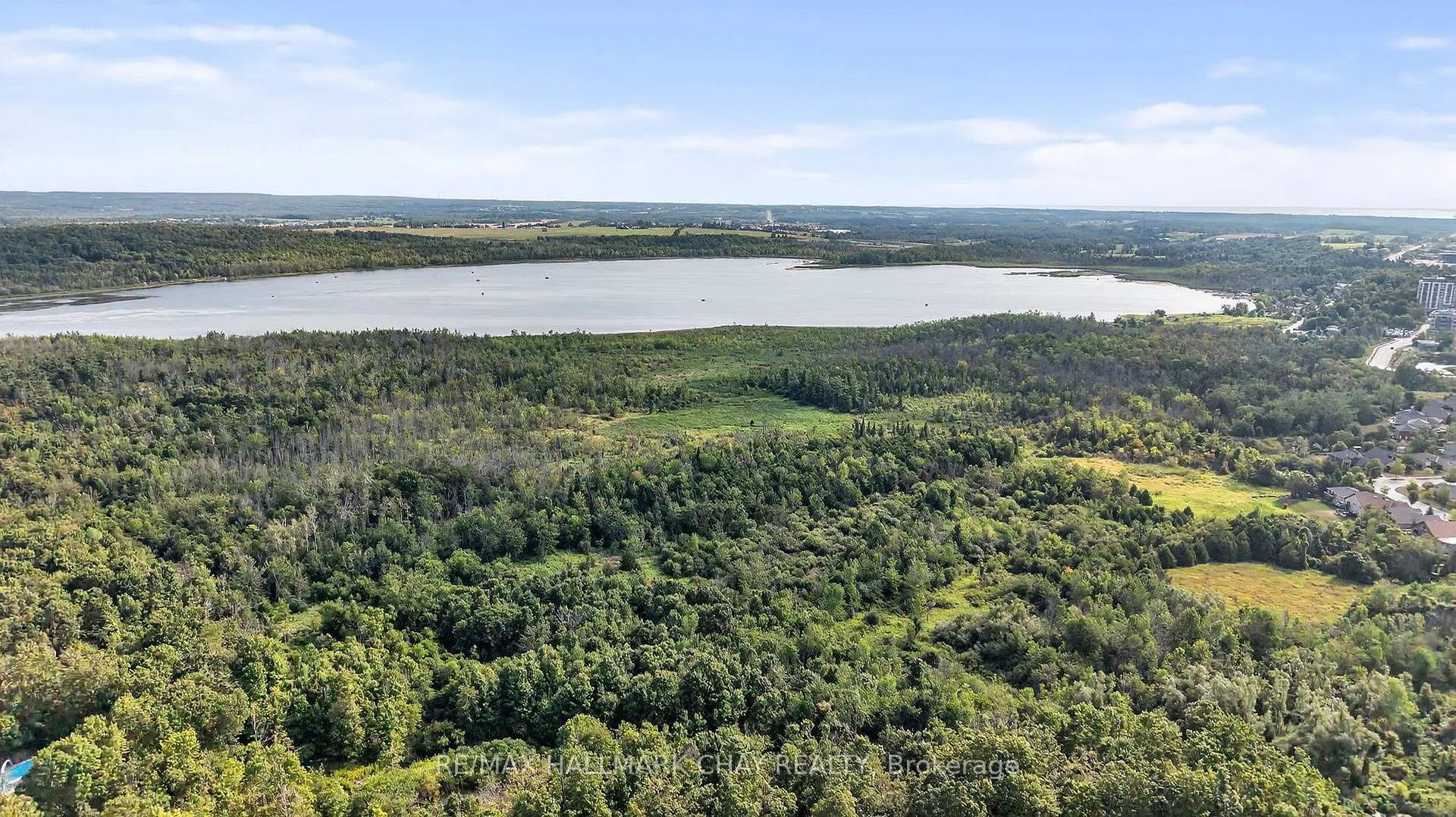 Photo 26 of 63 Osprey Ridge Road, Barrie, Little Lake — HOMEH