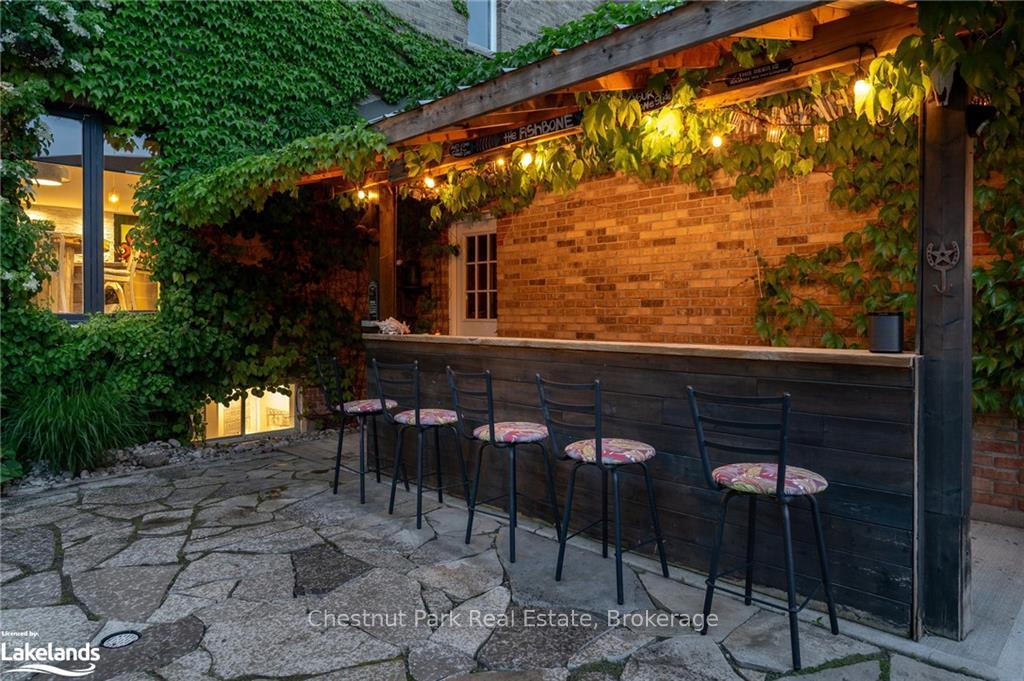 Photo 9 of 3 Burnside Court, Collingwood — HOMEH