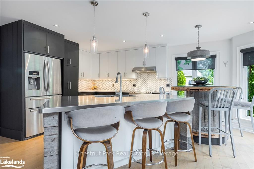 Photo 22 of 3 Burnside Court, Collingwood — HOMEH