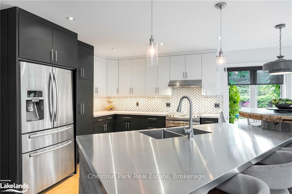 Photo 23 of 3 Burnside Court, Collingwood — HOMEH