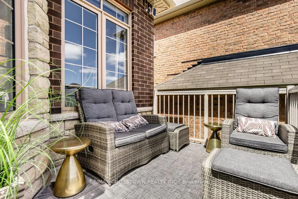 Photo 3 of 27 Muirfield Drive, Barrie, Ardagh — HOMEH