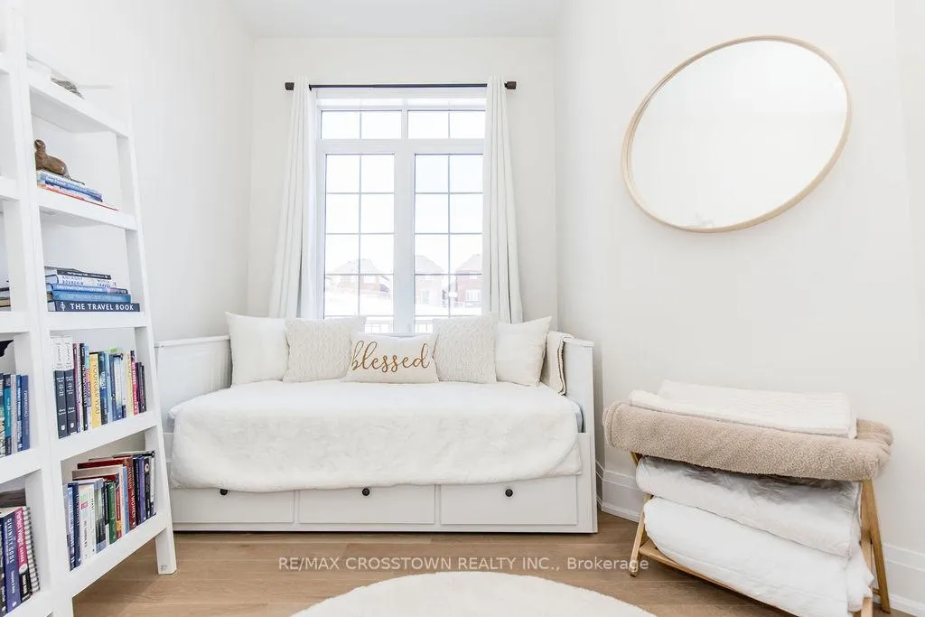 Photo 8 of 27 Muirfield Drive, Barrie, Ardagh — HOMEH