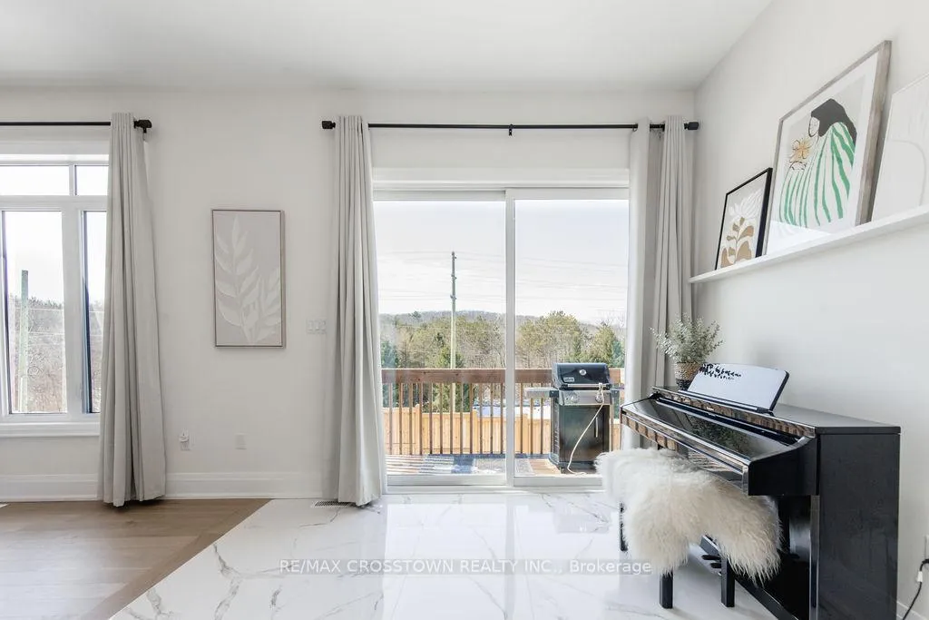 Photo 18 of 27 Muirfield Drive, Barrie, Ardagh — HOMEH