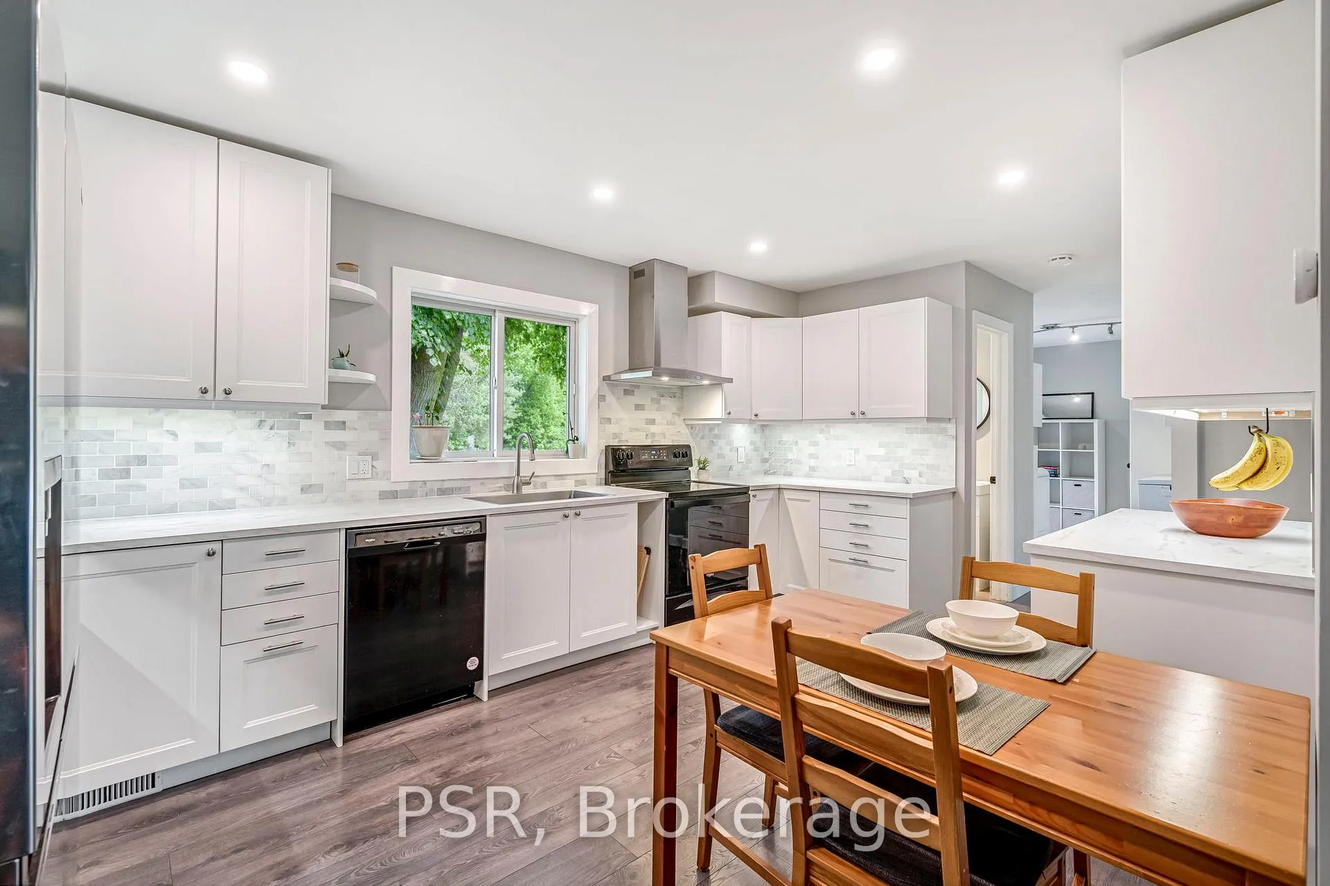 Photo 9 of 218 John Street, Clearview, Stayner — HOMEH